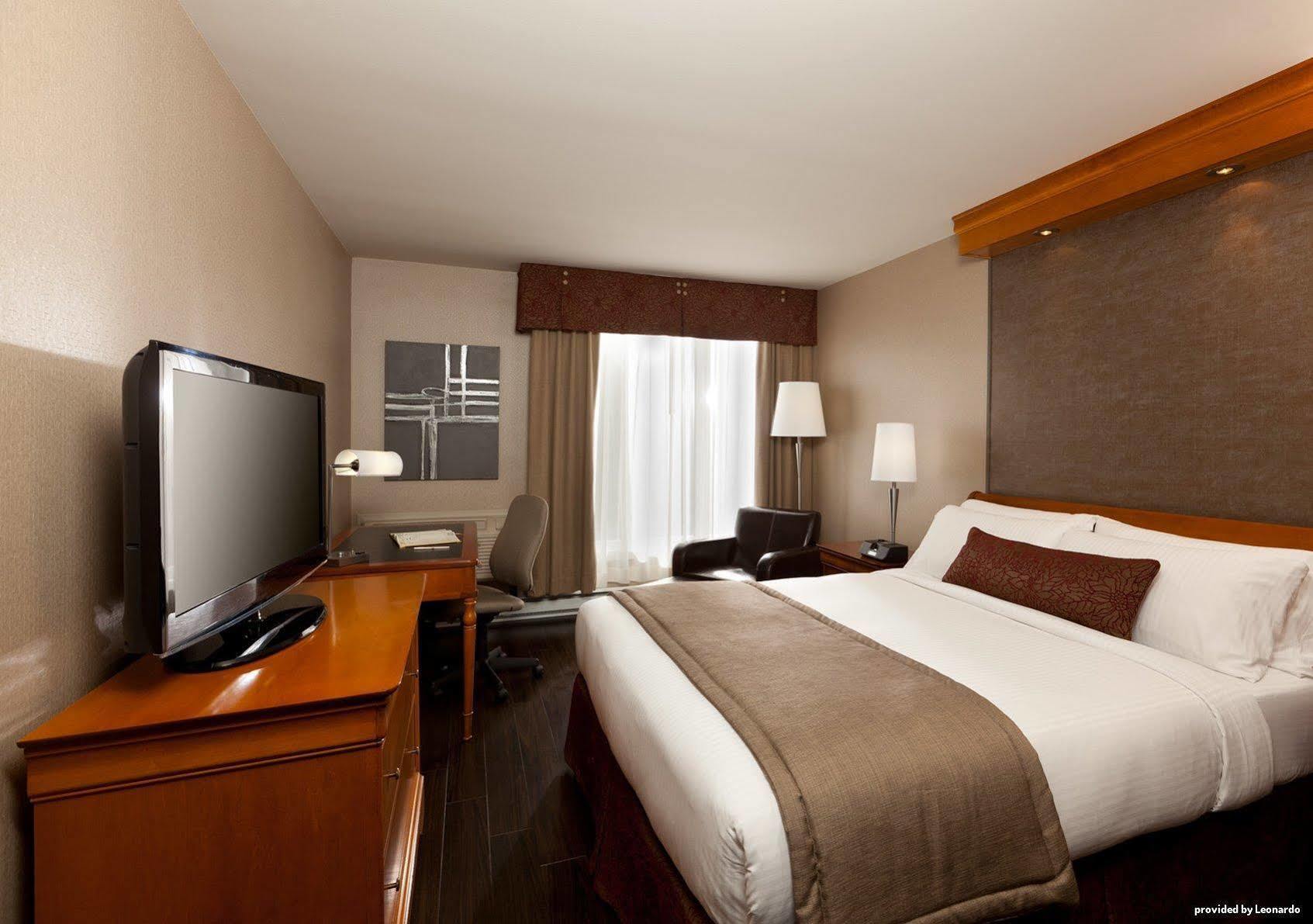 Best Western Premier Hotel Aristocrate Quebec City Room photo